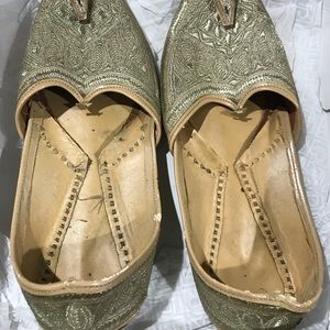 Man Indian shoes jutti